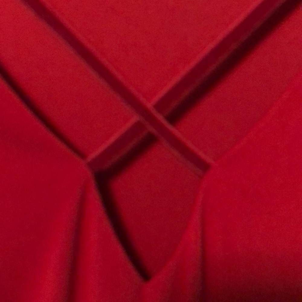 Beautiful red dress - Picture 4 of 6